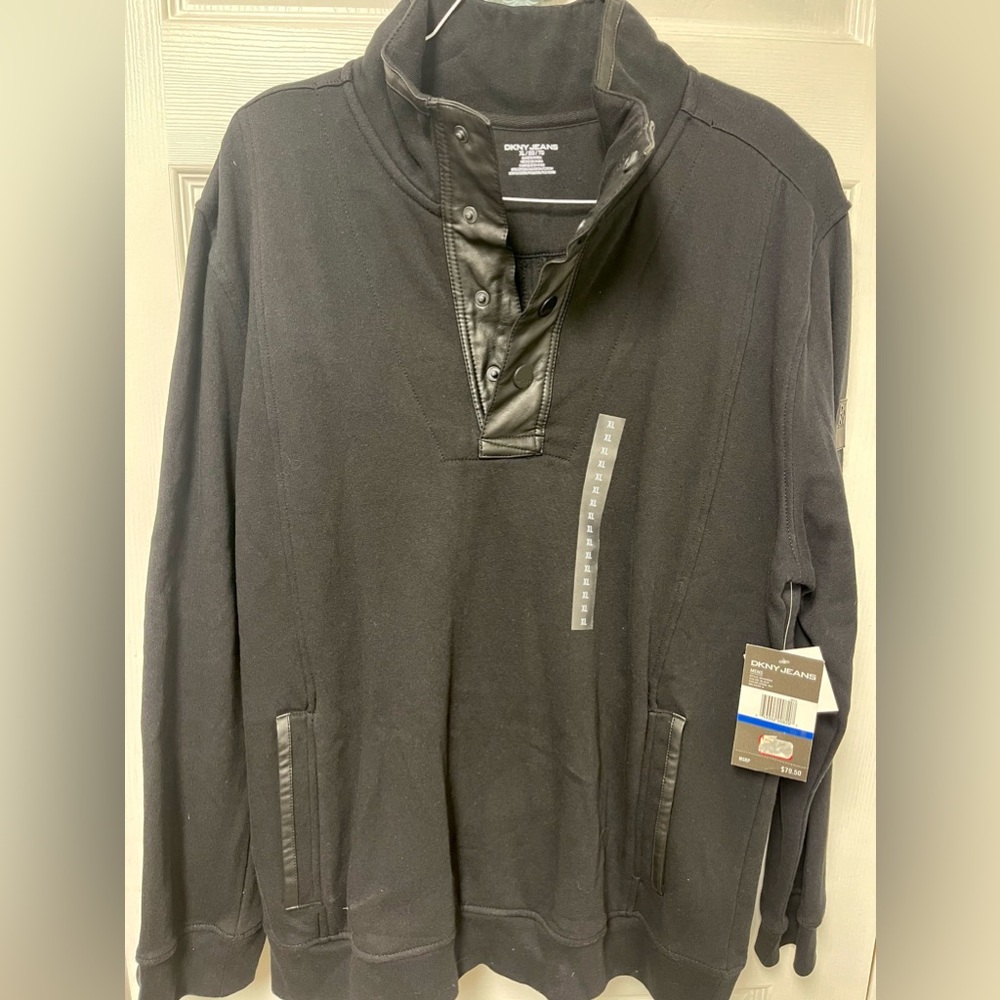 DKNY 1/4 button up heavy shirt. Modern fit.
